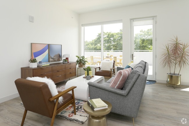 2 BR, 1 BA - 1165 SF