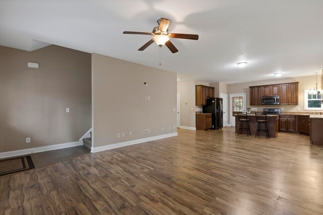 Photo - Beautiful 3-bedroom, 2.5-bathroom home available for lease in Hampstead