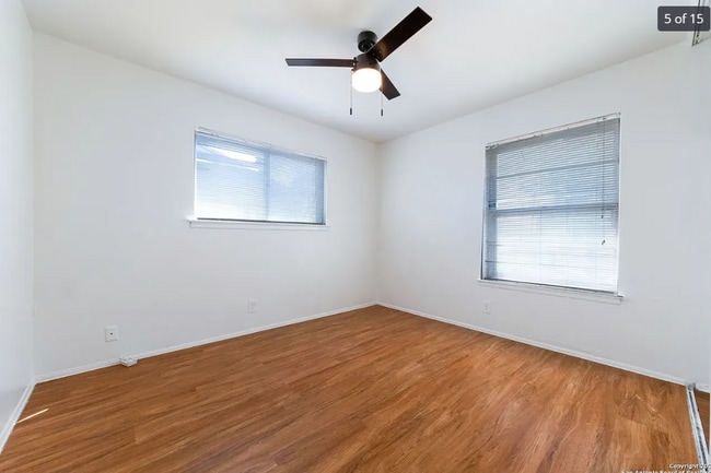 Photo - 107 Oak Valley Dr