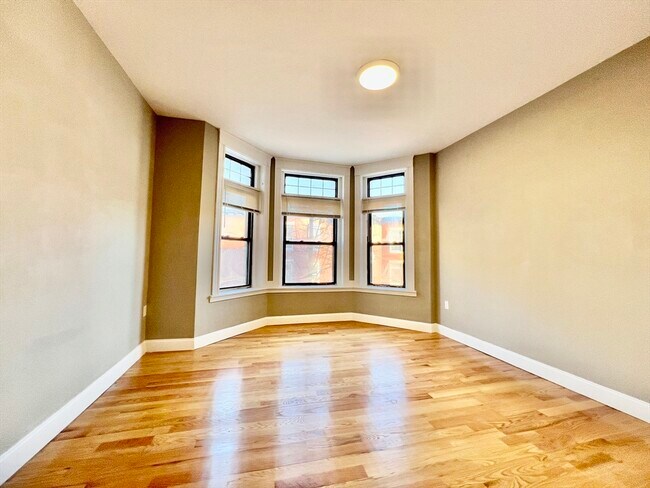 Photo - 1914 Beacon St Unit 2