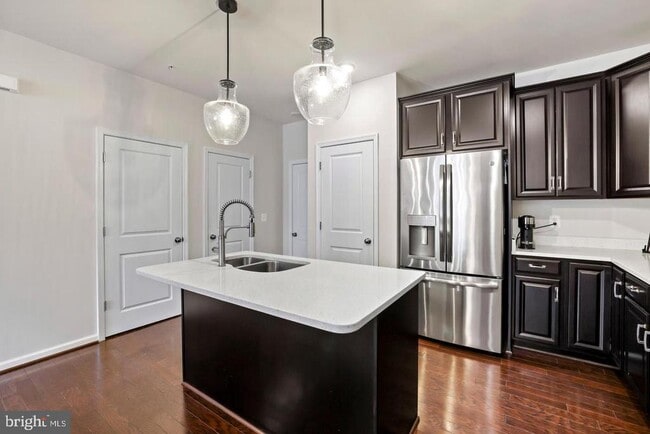 Photo - 1102 Ribbon Limestone Terrace SE