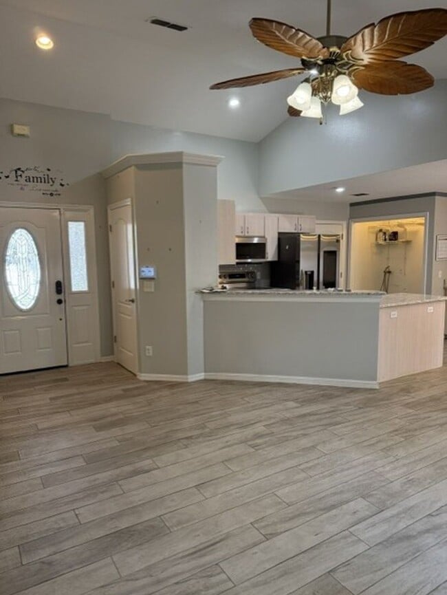 Building Photo - Well maintained home in Silver Oaks! Great location!