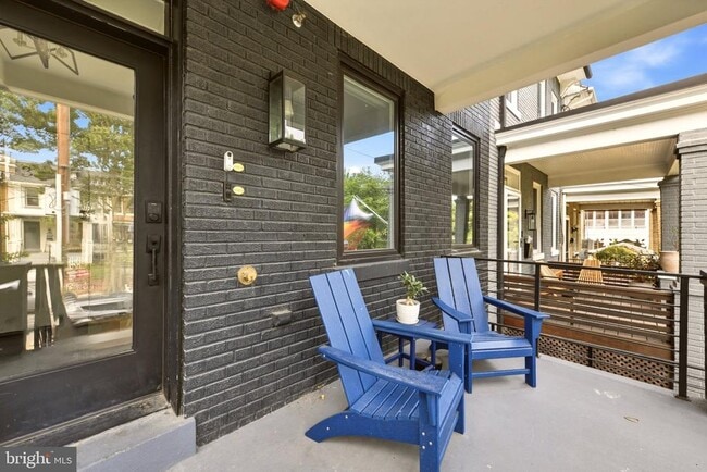 Photo - 320 Webster St NW