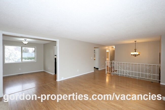 Photo - NE 22nd Ct - Gresham 4 bedroom split level home