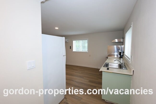 Photo - Saint Helens OR - newly renovated 1 bedroom apartment
