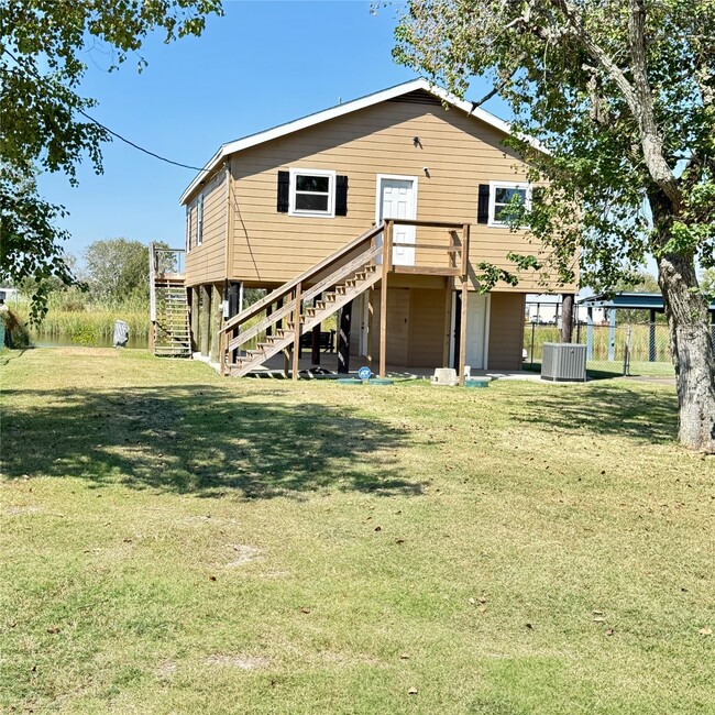 Photo - 143 Bastrop Bayou Dr