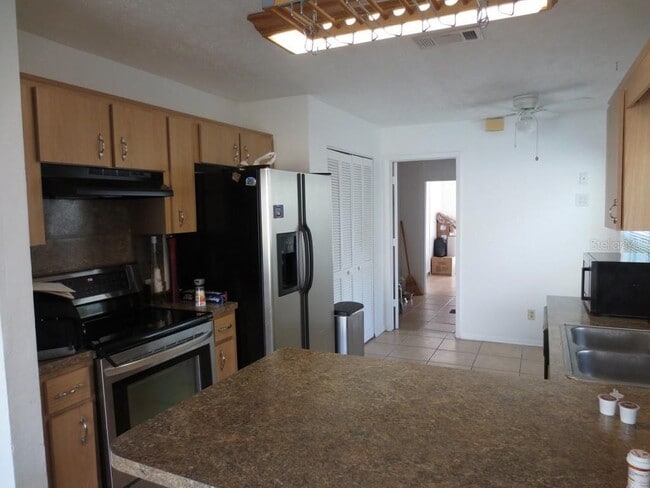 Photo - 6713 S Sheridan Rd