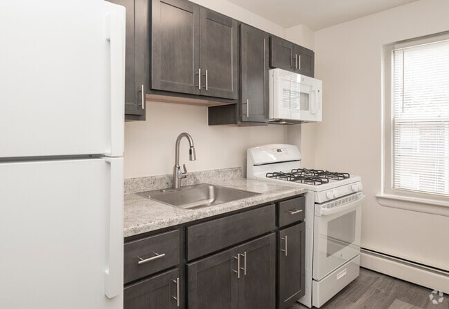 1BR, 1BA - 400 SF - Loch Bend Apartments