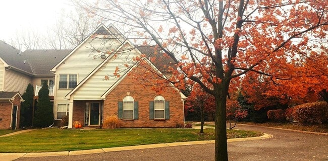 Building Photo - 7438 Lacy Dr Unit -