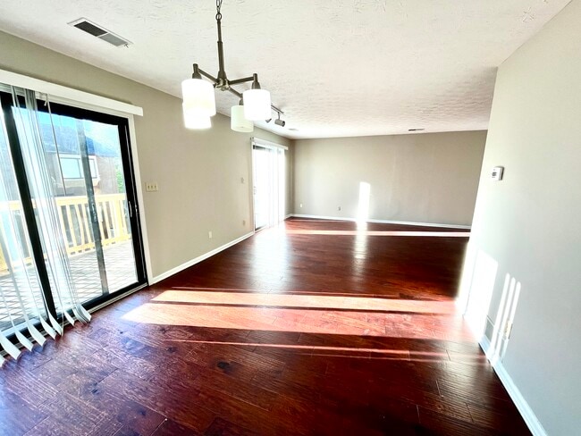 3660 Walden Dr