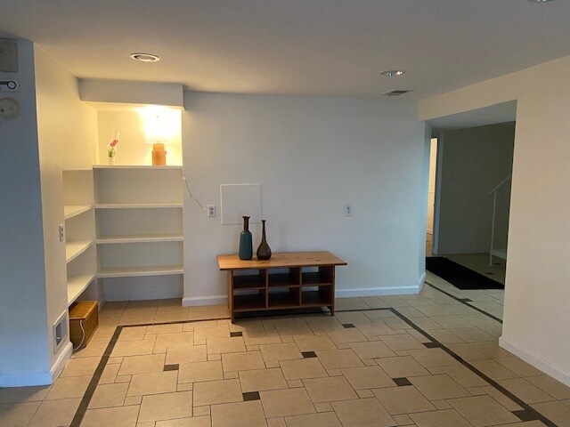 Photo - 1662 Hobart St NW