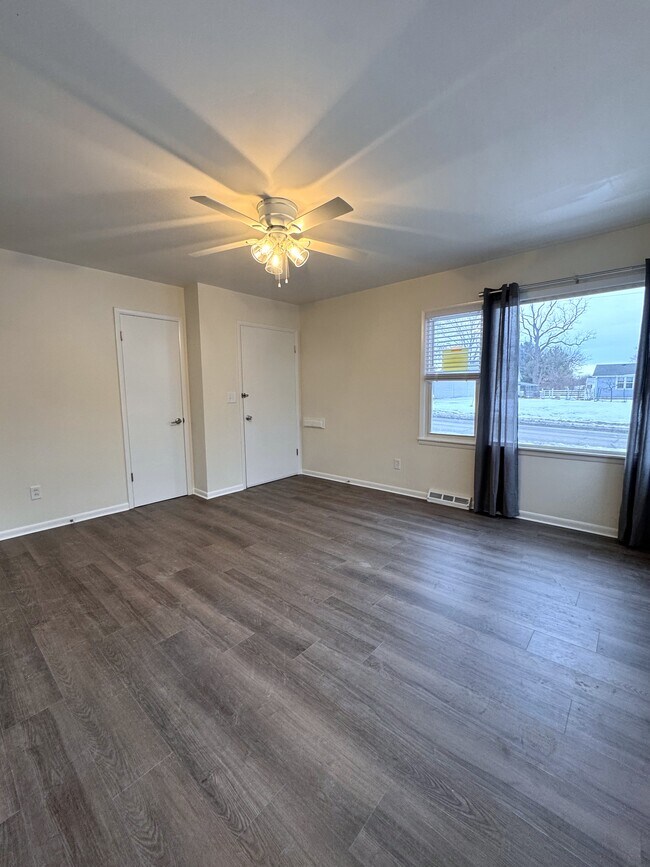 Photo - 2023 Burton Ave