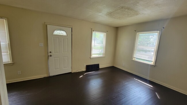 Photo - 808 Seward Ave