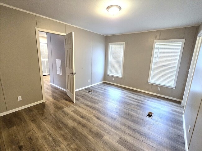 Photo - 215 Buffalo Way Dr