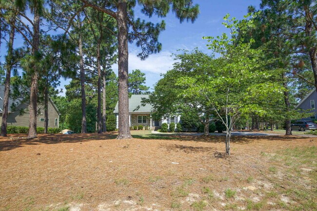 Photo - "Spacious 3-Bedroom Retreat with 3200 Sq Ft of Comfort in Seven Lakes!"