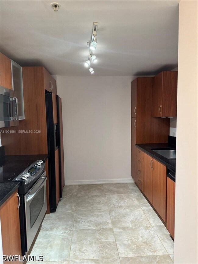 18800 NE 29th Ave Unit 822