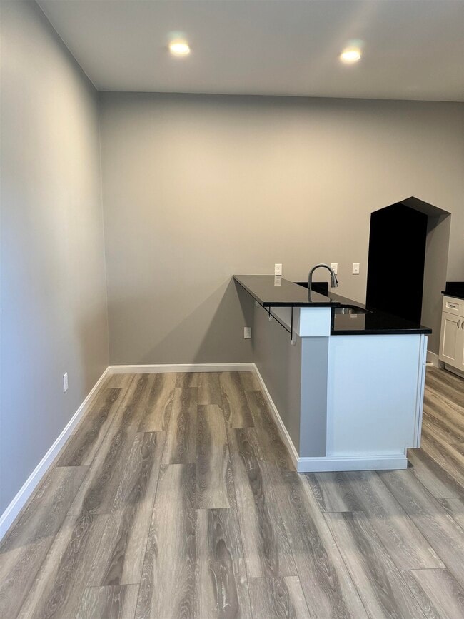 Photo - 45 Monarch Wy Unidad 104