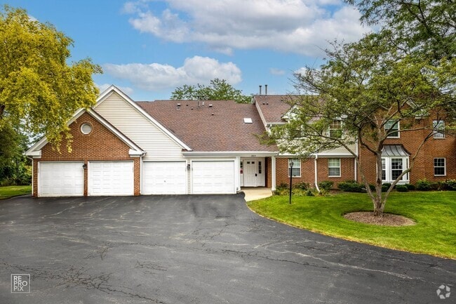 Building Photo - Schaumburg Two Bedroom First Floor Condo ...