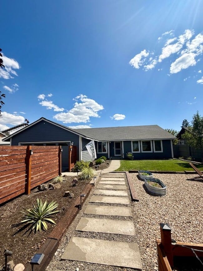 Building Photo - Serene Remodeled 4 Bedroom on Large Lot w/... Rental