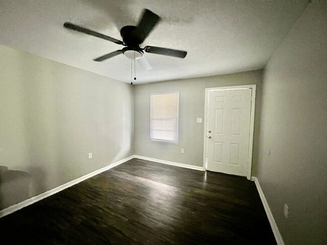 Photo - 209 Morningside Dr