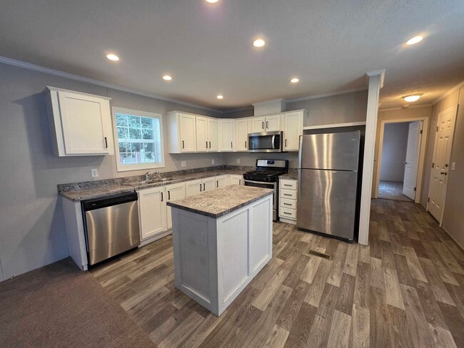 Photo - 3730 Birch St