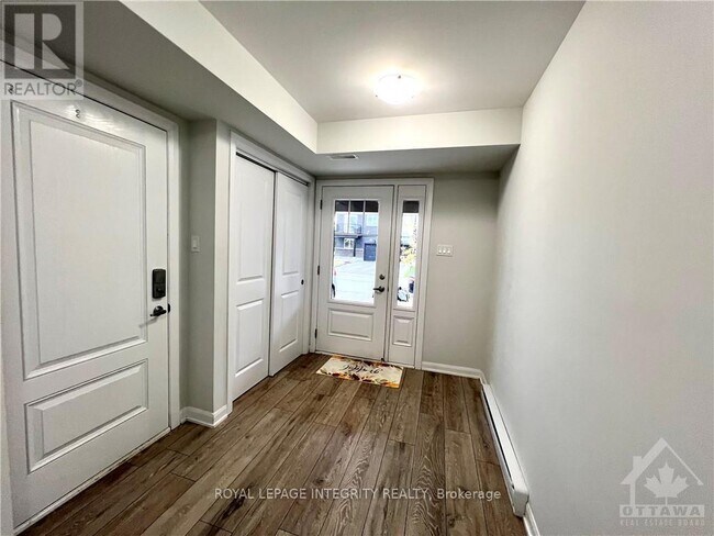 Photo - 502 Galmoy Way