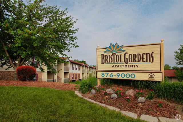 Bristol Gardens Apartments For Rent In Decatur Il Forrent Entrance Bristol Gardens Apartments