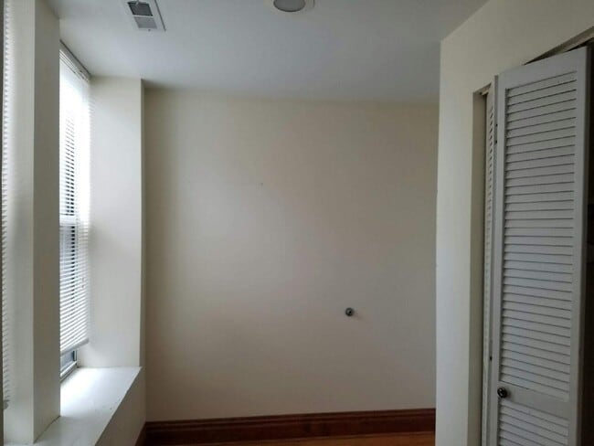 Photo - 5795 Pershing Ave Unit 302