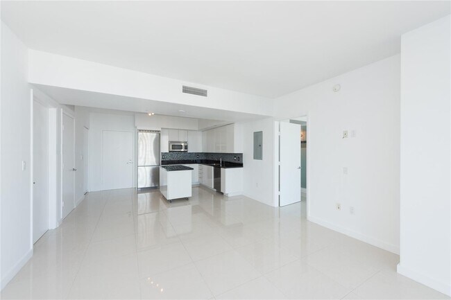 Photo - 92 SW 3rd St Unit 4612