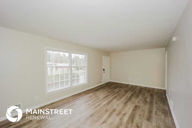 Photo - 6937 Doncaster Rd