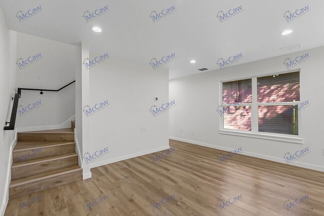 Photo - 2025 Grainger St