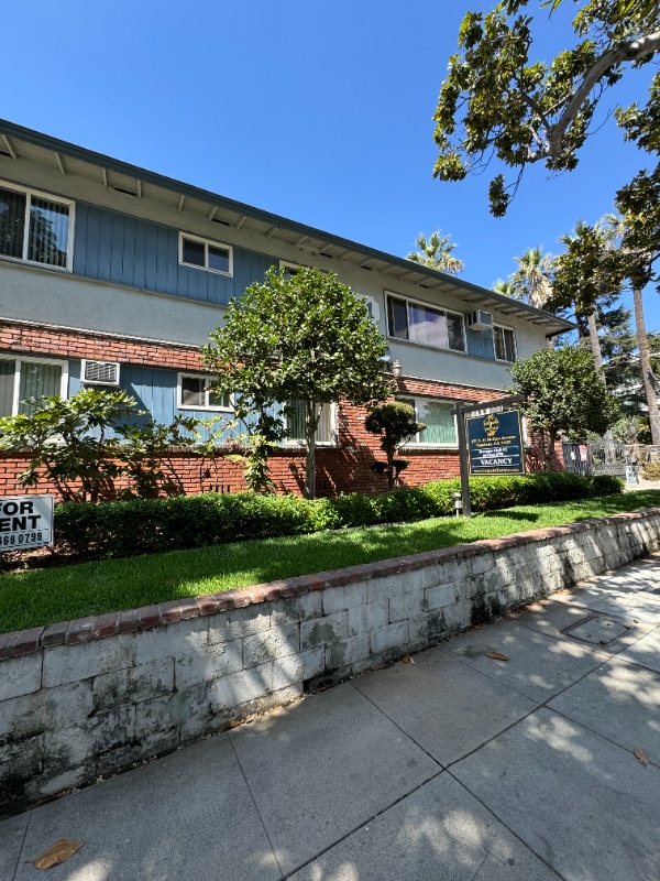 Photo - 251 N El Molino Ave