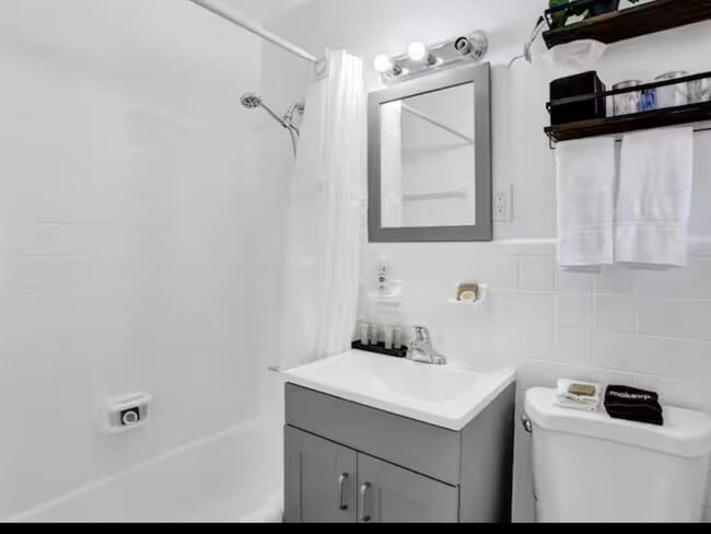 Photo - 820 NE 16th Ave Unit 1