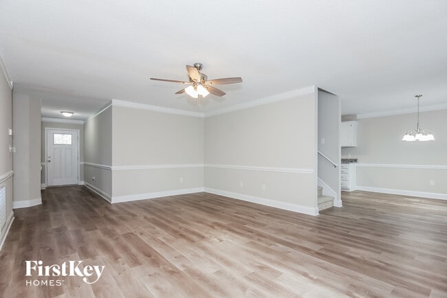 Photo - 5327 Oaktree Dr