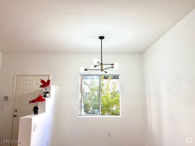 Building Photo - 2110 Los Feliz St Unit 1097 Rental