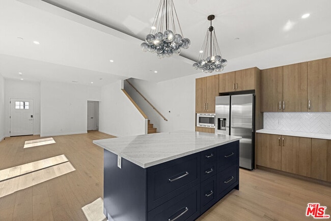 Photo - 824 N Orange Grove Ave