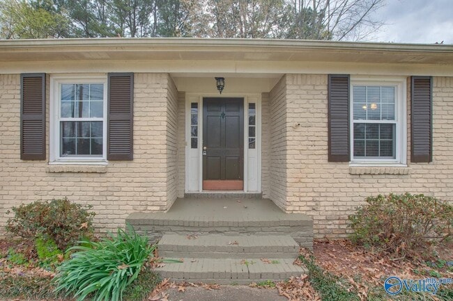 Photo - 2107 Edinburgh Dr SW