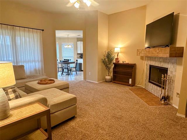 Photo - 913 Tourmalin Dr