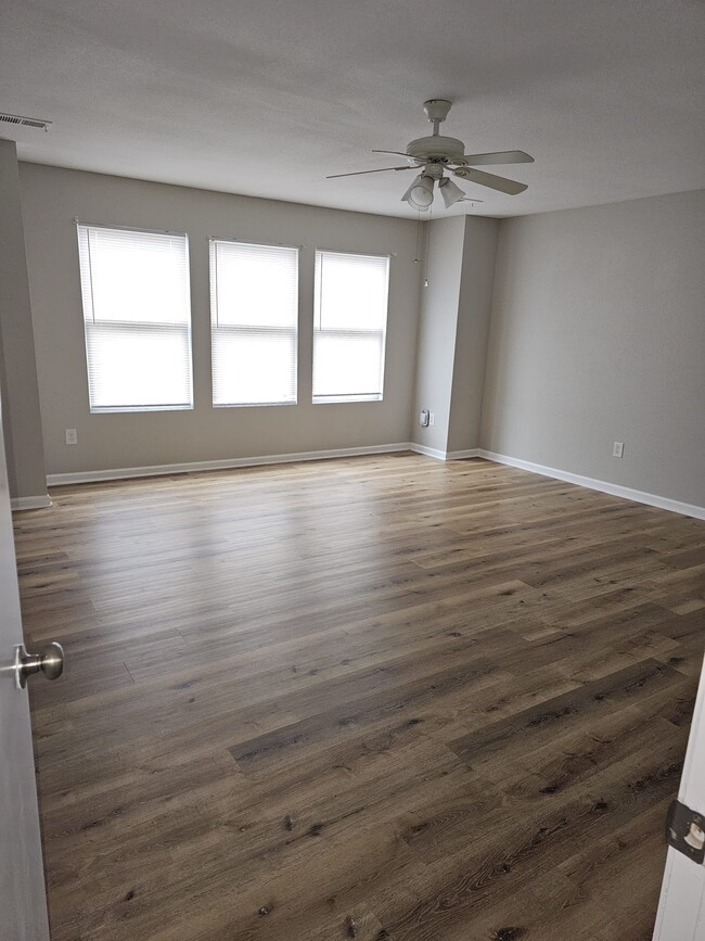 Photo - 130 Blackwell Ct