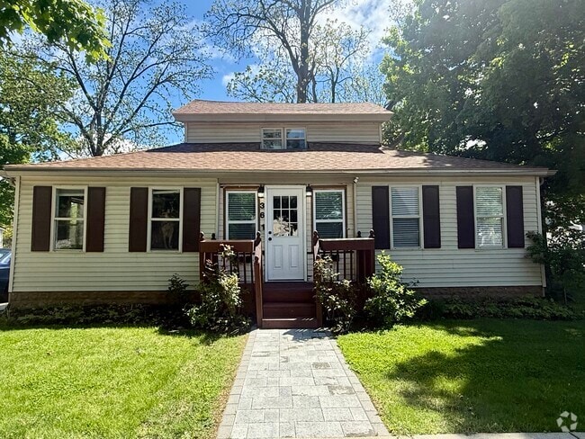 Building Photo - 361 S Wing St Unit 2 Rental
