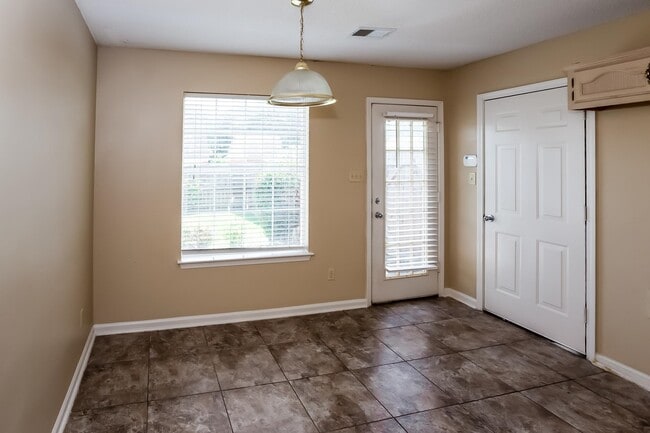 Photo - 6719 Ross Manor Dr