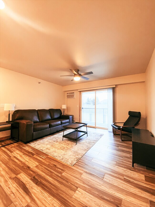 Photo - 3950 Sunnyside Dr W Unit 211