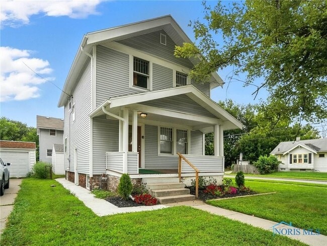 Photo - 3725 Leybourn Ave