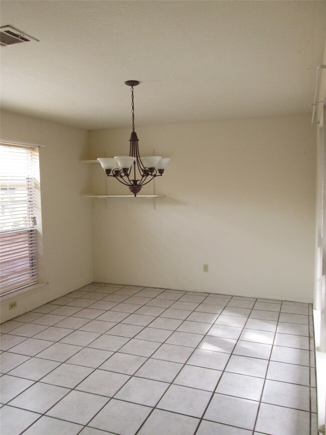 Photo - 10842 Lynbrook Dr Unit a