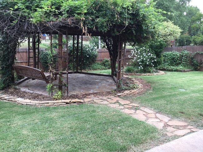Photo - 917 Renita Way