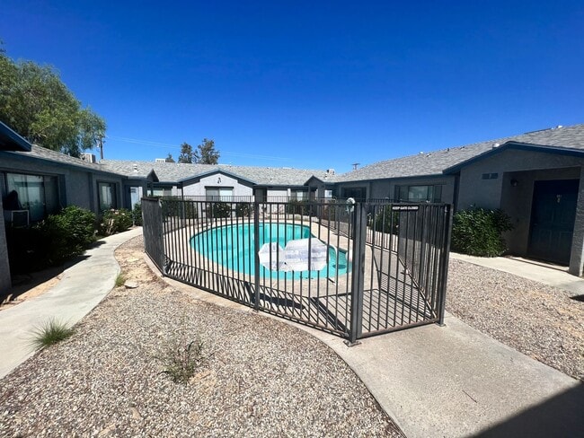 Photo - 2 Bedroom 1.5 Bath w Pool Unit 05