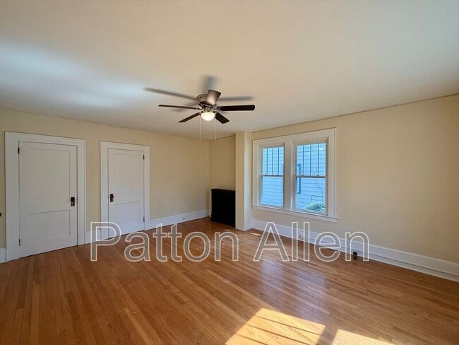 Photo - 19 Saluda St Unidad Apt 1