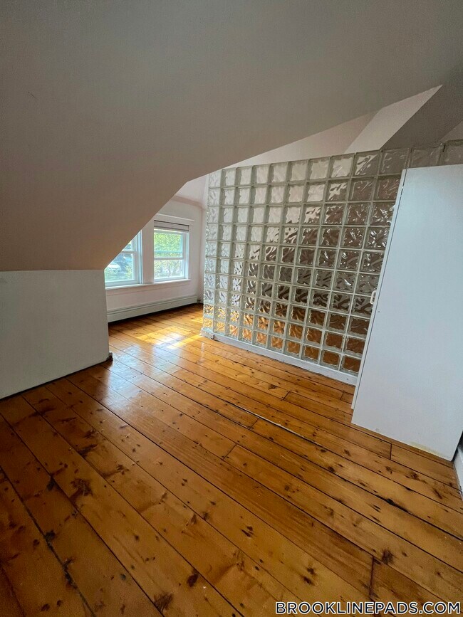 9 Addington Rd Unit 3