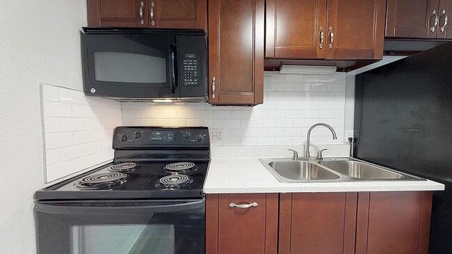 Building Photo - 1434 Macon St Unit 08