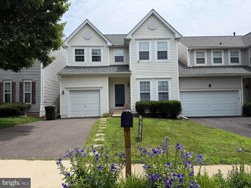 Photo - 2223 Blue Spruce Dr House